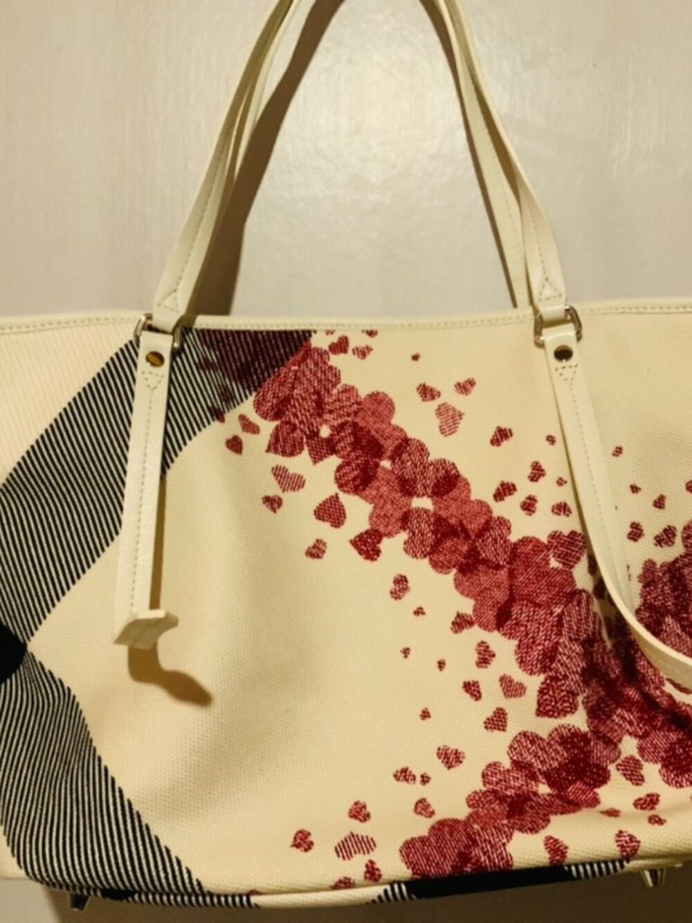 NEW LG AUTHENTIC BURBERRY TOTE